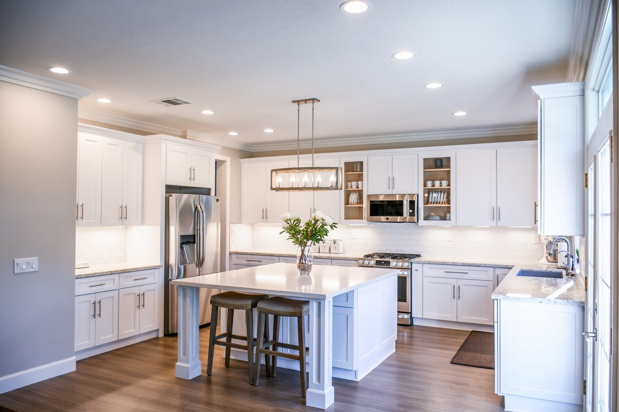 white kitchen cabinets