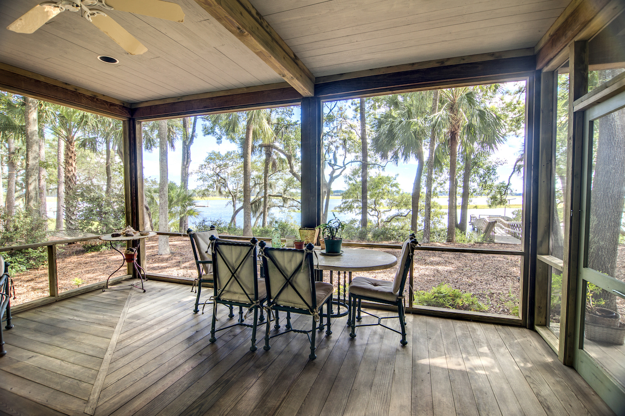 5 Tips to Keep Your Enclosed Porch Protected from Wear and Tear Fillo